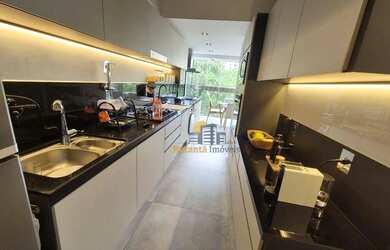 Imagem: O apartamento possui 1 Dormitório, 1 Banheiro, 1 Vaga na garagem