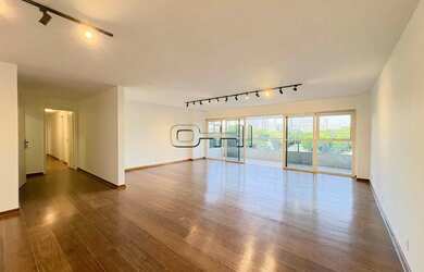 Imagem: O apartamento possui 4 Dormitórios, 3 Banheiros, 3 Vagas na