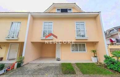 Imagem: A casa possui 3 Dormitórios, 3 Banheiros, 3 Vagas na garagem