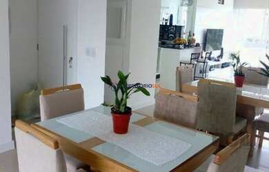 Imagem: O apartamento possui 2 Dormitórios, 1 Banheiro, 2 Vagas na