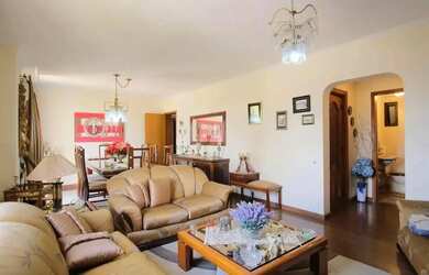 Imagem: O apartamento possui 4 Dormitórios, 5 Banheiros, 3 Vagas na