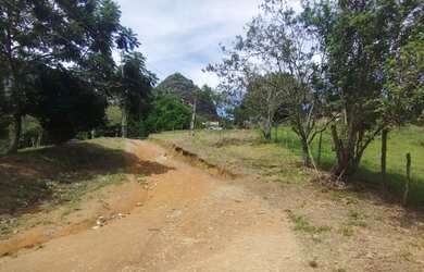 Imagem: O terreno possui 3.198m² de Área e está localizado em Muqui