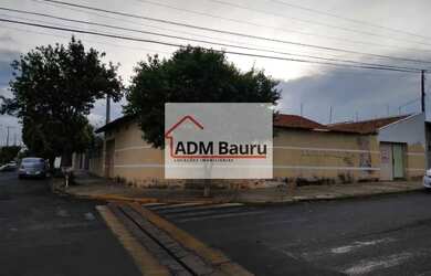 Imagem: A casa possui 3 Dormitórios, 2 Banheiros, 5 Vagas na garagem