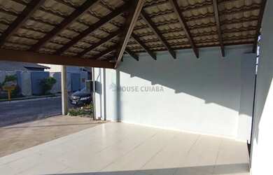 Imagem: A casa possui 2 Dormitórios, 2 Banheiros, 2 Vagas na garagem