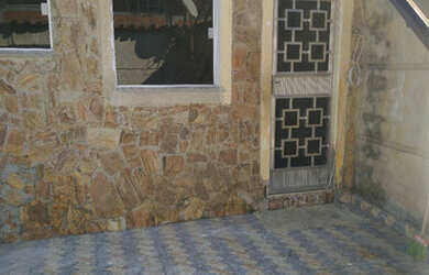 Imagem: A casa possui 2 Dormitórios, 1 Banheiro, 1 Vaga na garagem