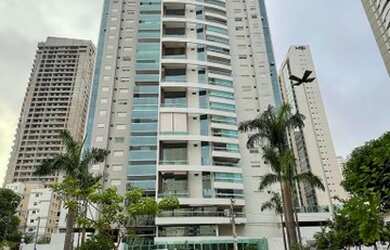 Imagem 6: Porteira fechada lado do Flamboyant com churrasqueira a carvão