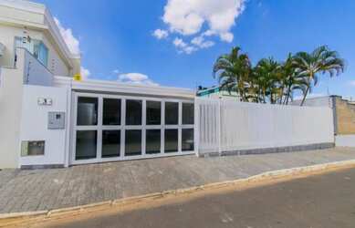 Imagem: A casa em condomínio possui 4 Dormitórios, 3 Banheiros, 3