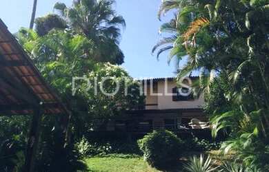 Imagem: A casa em condomínio possui 4 Dormitórios, 4 Banheiros, 2