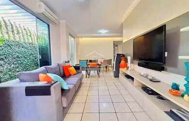 Imagem: A casa possui 4 Dormitórios, 1 Banheiro, 1 Vaga na garagem