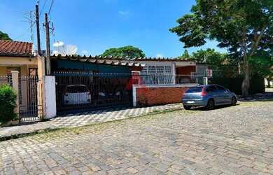 Imagem: A casa possui 3 Banheiros e 230m² de Área e está localizado