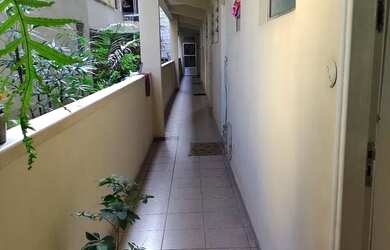 Imagem: A kitnet possui 1 Dormitório, 1 Banheiro, 1 Vaga na garagem