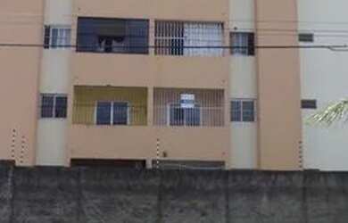 Imagem: O apartamento possui 3 Dormitórios, 1 Banheiro, 1 Vaga na garagem