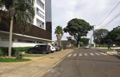 Imagem: O apartamento possui 3 Dormitórios, 1 Banheiro, 1 Vaga na garagem