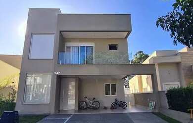 Imagem: A casa em condomínio possui 3 Dormitórios, 3 Banheiros, 4