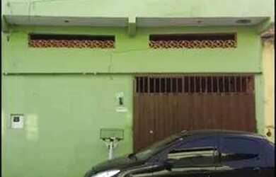 Imagem: A casa possui 2 Dormitórios, 1 Banheiro, 1 Vaga na garagem