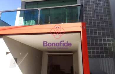 Imagem: A casa possui 3 Banheiros, 3 Vagas na garagem e 204m² de Área