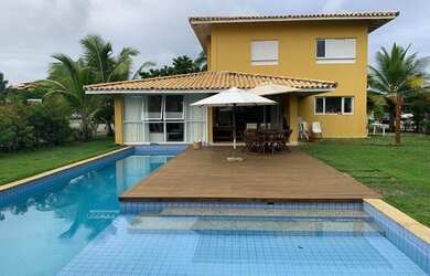 Imagem: A casa em condomínio possui 4 Dormitórios, 5 Banheiros, 4