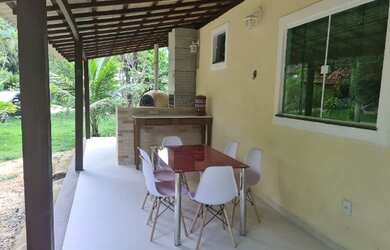 Imagem: A casa em condomínio possui 2 Dormitórios, 2 Banheiros, 3