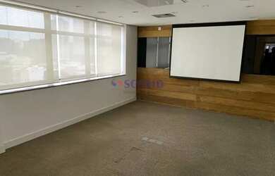 Imagem: O depósito possui 3 Vagas na garagem e 289m² de Área e está