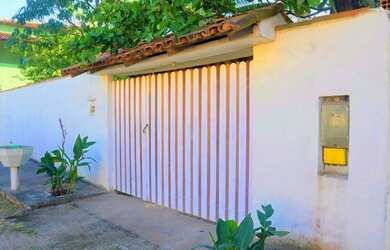 Imagem: A casa possui 2 Dormitórios e está localizado em Manguinhos