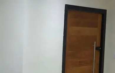 Imagem: A casa possui 4 Dormitórios, 2 Vagas na garagem, 120m² de