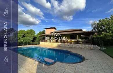 Imagem: A casa em condomínio possui 4 Dormitórios, 5 Banheiros, 5