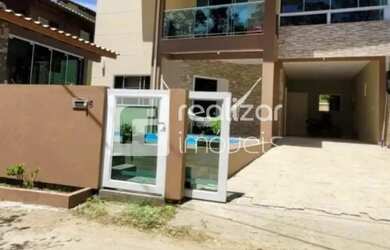 Imagem: A casa possui 2 Dormitórios, 2 Banheiros, 2 Vagas na garagem