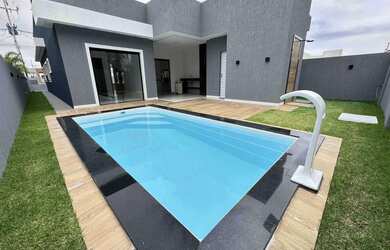 Imagem: A casa em condomínio possui 3 Dormitórios, 3 Banheiros, 2