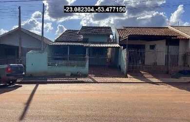 Imagem: A casa possui 2 Dormitórios, 1 Banheiro, 1 Vaga na garagem