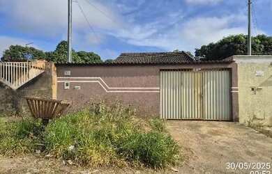 Imagem: A casa possui 2 Dormitórios, 1 Banheiro e 225m² de Área e