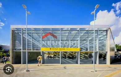 Imagem: A casa possui 3 Dormitórios, 3 Banheiros, 5 Vagas na garagem