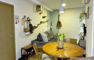 Imagem: O apartamento possui 2 Dormitórios, 1 Banheiro, 1 Vaga na garagem