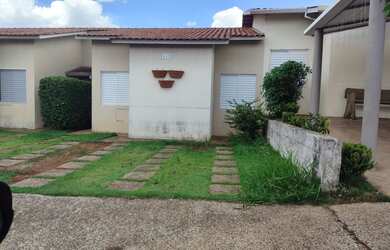 Imagem: A casa em condomínio possui 3 Dormitórios, 2 Banheiros, 2