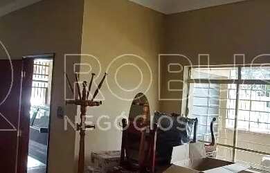 Imagem: A casa possui 3 Dormitórios, 4 Banheiros, 1 Vaga na garagem