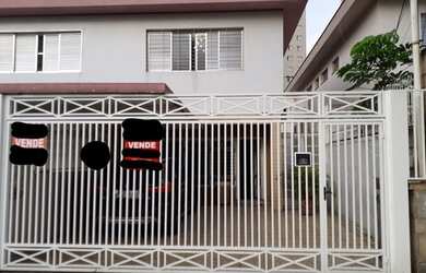 Imagem: A casa possui 3 Dormitórios, 3 Banheiros, 2 Vagas na garagem