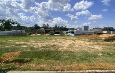 Imagem: O terreno possui 462m² de Área e está localizado em Portal