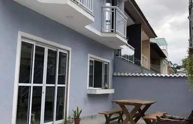 Imagem: A casa em condomínio possui 4 Dormitórios, 4 Banheiros e 1