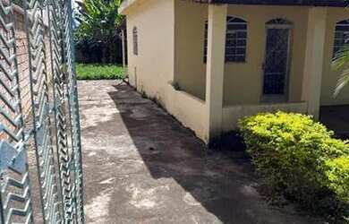 Imagem: A casa possui 2 Dormitórios, 1 Banheiro, 5 Vagas na garagem