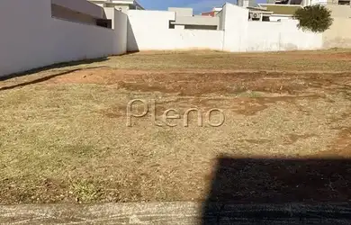 Imagem: O terreno possui 300m² de Área e está localizado em Parque