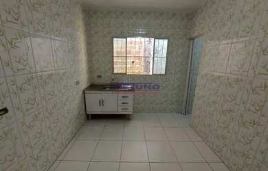 Imagem: A casa possui 1 Dormitório, 1 Banheiro, 30m² de Área e está