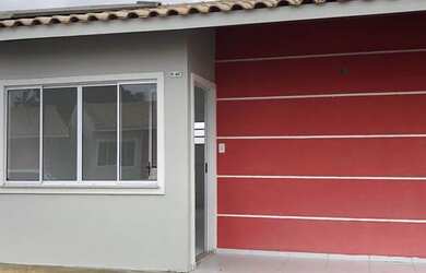 Imagem: A casa em condomínio possui 2 Dormitórios, 1 Banheiro, 2 Vagas