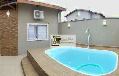 Imagem: A casa possui 3 Dormitórios, 3 Banheiros, 4 Vagas na garagem