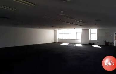 Imagem: O depósito possui 3 Vagas na garagem, 177m² de Área e Imóvel