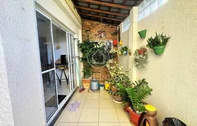 Imagem: A casa em condomínio possui 5 Dormitórios, 3 Banheiros, 3