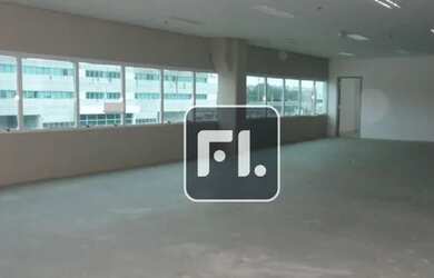 Imagem: O depósito possui 5 Vagas na garagem, 8.682m² de Área e