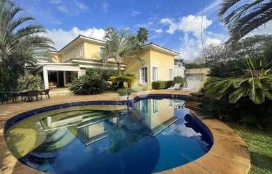 Imagem: A casa em condomínio possui 5 Dormitórios, 4 Banheiros, 4