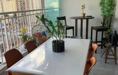 Imagem: O apartamento possui 3 Dormitórios, 2 Banheiros, 2 Vagas na