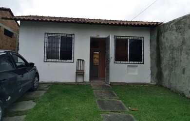 Imagem: A casa possui 2 Dormitórios e 1 Banheiro e está localizado