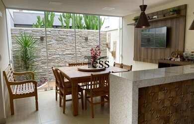 Imagem: A casa em condomínio possui 2 Dormitórios, 2 Banheiros, 2