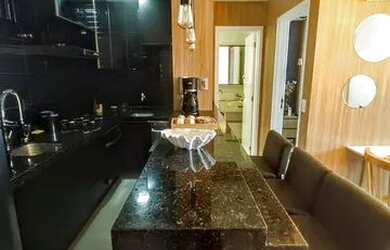 Imagem: O apartamento possui 1 Dormitório, 1 Banheiro, 1 Vaga na garagem